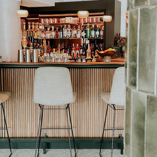 Cheers to life and cheers to our wonderful alcohol selection at the bar! #drinks #hotelbar #cheerstolife #homeofgoodmoods #localbaseforglobalminds #hotelenzianobertauern #obertauern #hotel ...