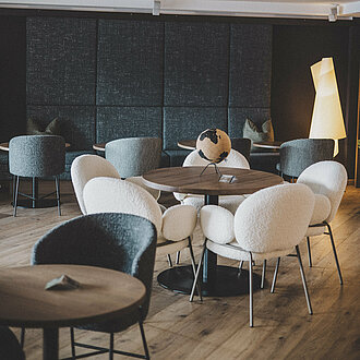 Loungebereich im Hotel Enzian in Obertauern 