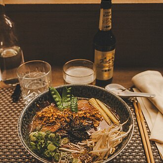 Japanisches Bowl Gericht 