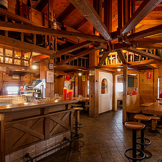 Innenansicht der Mankei Alm in Obertauern