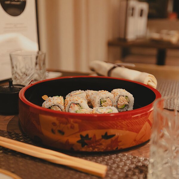 You cannot eat money. Aber du kannst es gegen besten Sushi Obertauerns tauschen! Ab Ende November dann wieder Warst DU schon bei unserem Sushimaster Konstantin auf einer Gönnung?